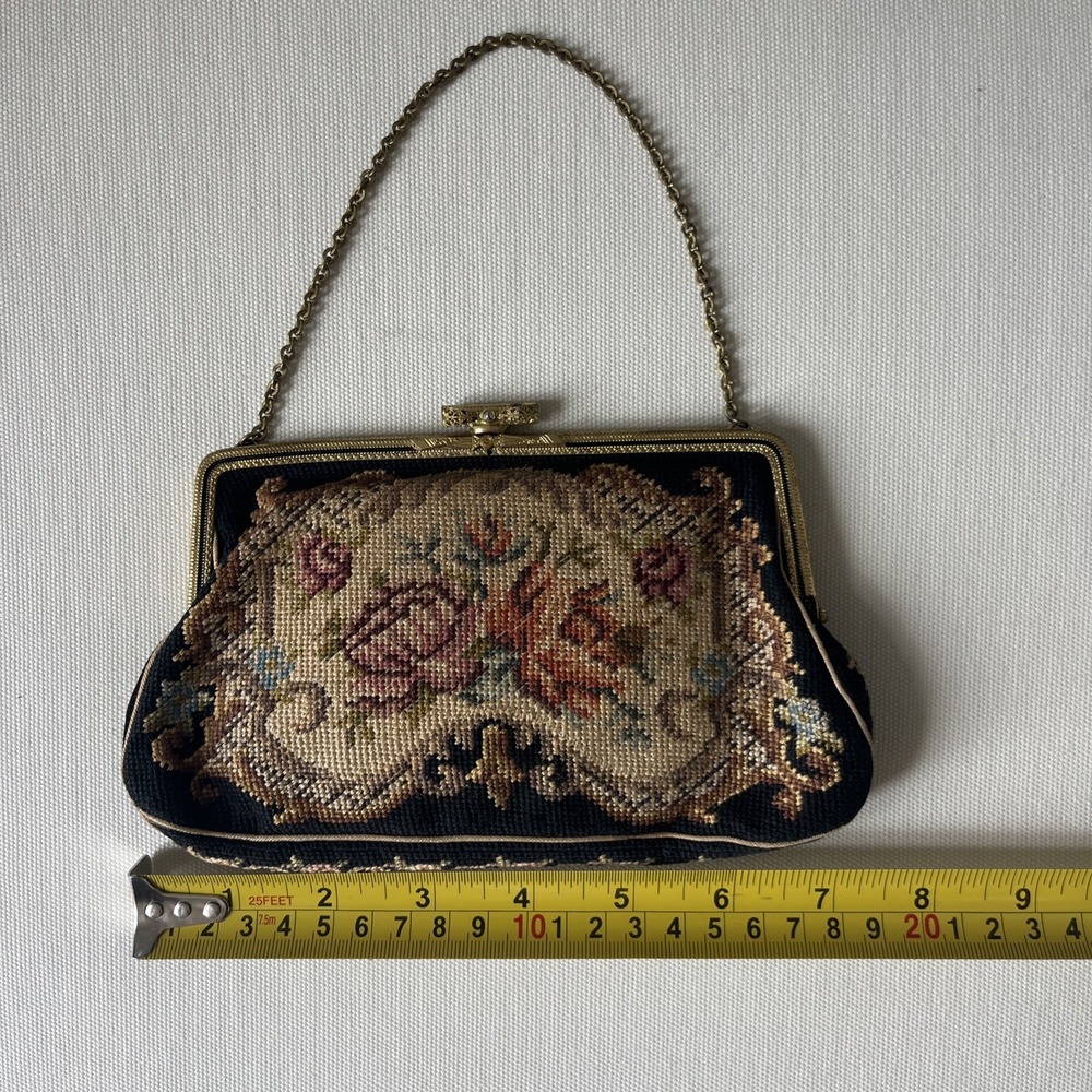 Vintage Needlepoint Evening Purse With Gold‎ Chain Floral Pattern - Picture 9 of 10